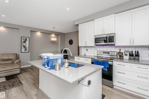 Kitchen - 7322 Chivers Crescent, Edmonton, AB 