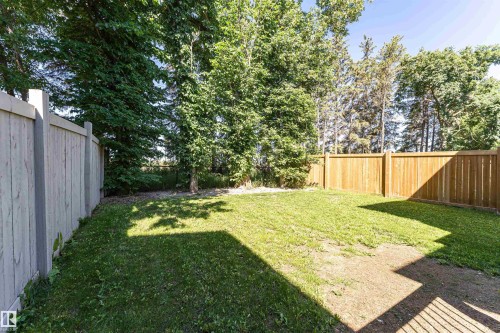 Yard - 7322 Chivers Crescent, Edmonton, AB 