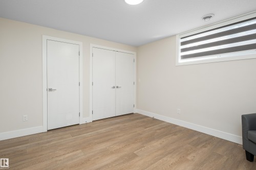 11013 75 Street, Edmonton, AB 