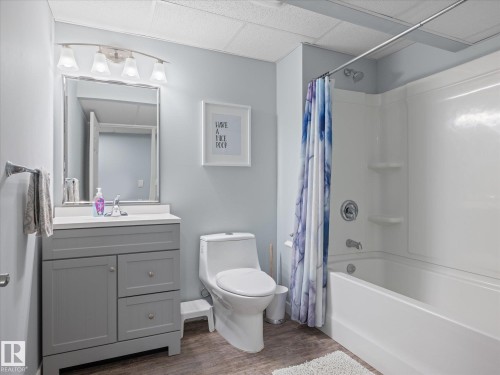 8 Leonard Drive, St. Albert, AB - Indoor Photo Showing Bathroom