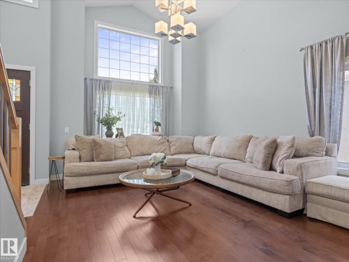 8 Leonard Drive, St. Albert, AB - Indoor Photo Showing Living Room