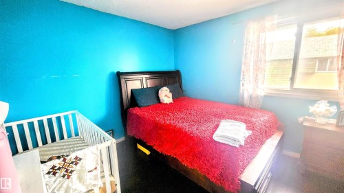 View of bedroom - 704 Abbottsfield Road, Edmonton, AB - Indoor Photo Showing Bedroom