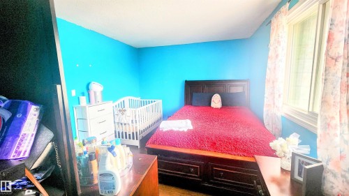 View of bedroom - 704 Abbottsfield Road, Edmonton, AB - Indoor Photo Showing Bedroom