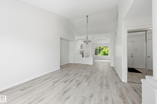 5 Emerson Place, St. Albert, AB - Indoor Photo Showing Other Room