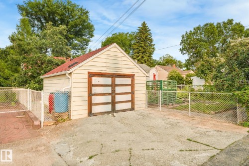 11422 70 Street, Edmonton, AB 