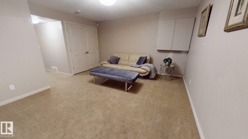 5992 South Terwillegar Boulevard, Edmonton, AB 