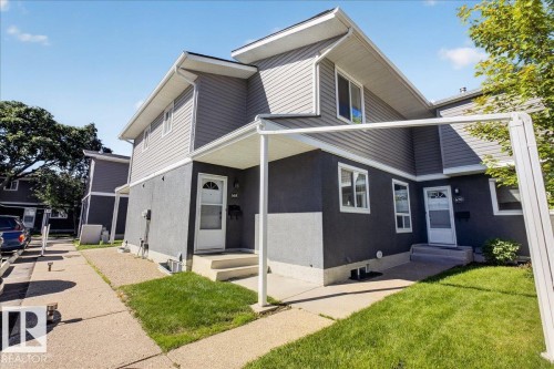 668 LAKEWOOD N Road NW  Edmonton, AB T6K 3Y1