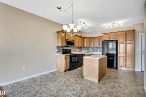 326 9820 165 Street, Edmonton, AB - Indoor Photo Showing Kitchen