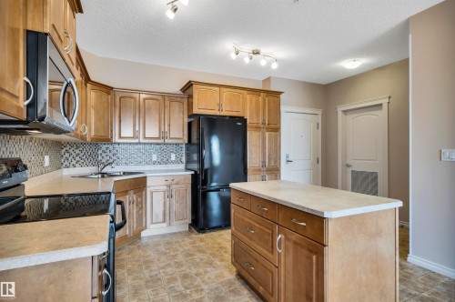 326 9820 165 Street, Edmonton, AB - Indoor Photo Showing Kitchen