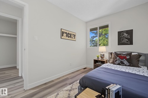 661 Abbottsfield Road Nw, Edmonton, AB - Indoor Photo Showing Bedroom