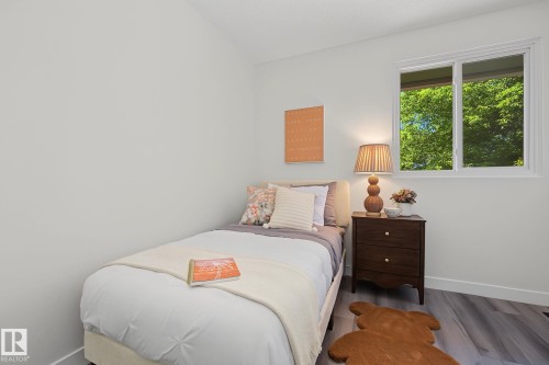 661 Abbottsfield Road Nw, Edmonton, AB - Indoor Photo Showing Bedroom