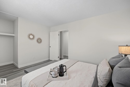 661 Abbottsfield Road Nw, Edmonton, AB - Indoor Photo Showing Bedroom