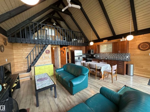 4307 Spruce Point(E), Rural Lac Ste. Anne County, AB - Indoor