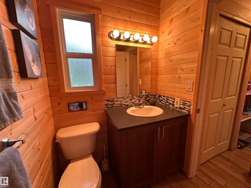 4307 Spruce Point(E), Rural Lac Ste. Anne County, AB - Indoor Photo Showing Bathroom