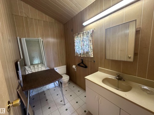 4307 Spruce Point(E), Rural Lac Ste. Anne County, AB - Indoor Photo Showing Bathroom