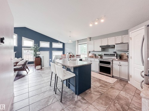 73 Newmarket Way, St. Albert, AB - Indoor Photo Showing Kitchen With Double Sink