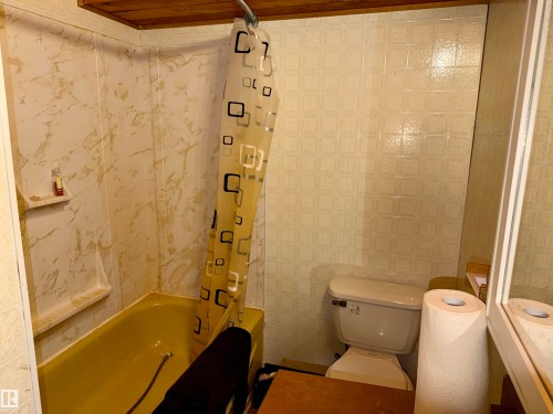 Bathroom - 208 60118 Secondary Highway 867, Rural St. Paul County, AB - Indoor Photo Showing Bathroom