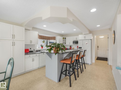 11919 28 Avenue, Edmonton, AB 