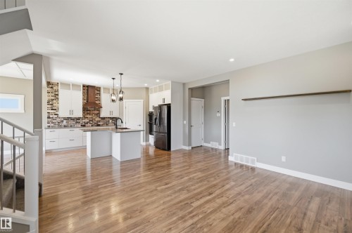 9 Southbridge Drive, Calmar, AB 