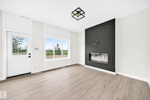 79 Patriot Way, Spruce Grove, AB - Indoor Photo Showing Living Room