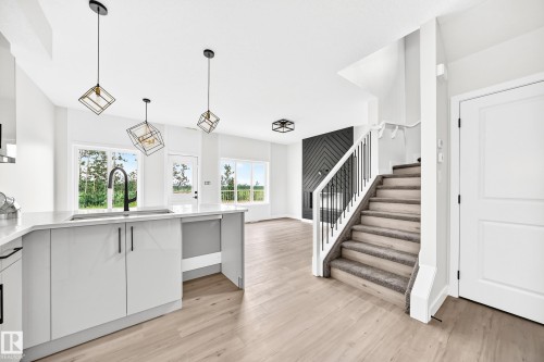 79 Patriot Way, Spruce Grove, AB - Indoor Photo Showing Kitchen