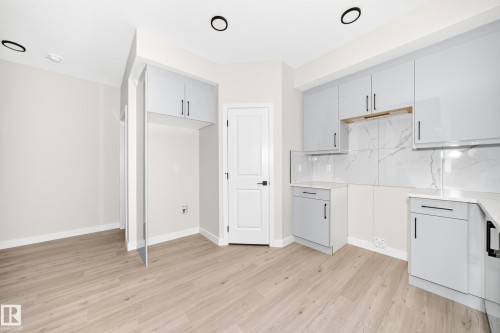 79 Patriot Way, Spruce Grove, AB - Indoor Photo Showing Kitchen