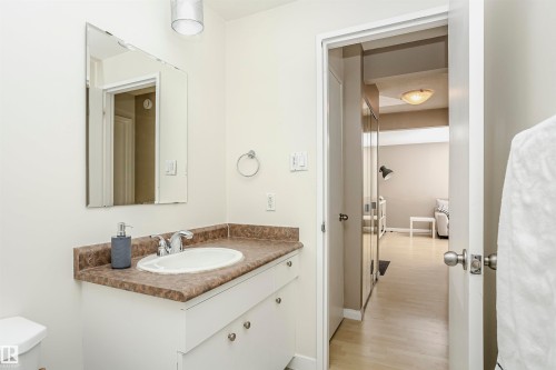 Bathroom - 204 11440 40 Ave, Edmonton, AB 