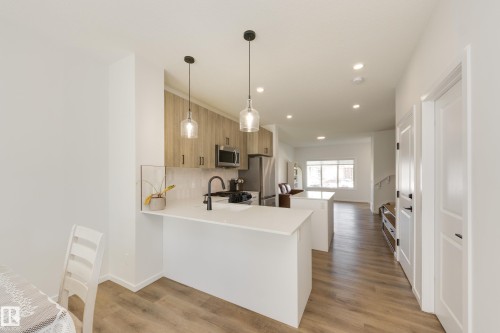 2804 193 Street Nw, Edmonton, AB - Indoor Photo Showing Kitchen With Upgraded Kitchen