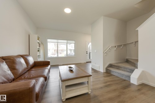 2804 193 Street Nw, Edmonton, AB - Indoor Photo Showing Living Room