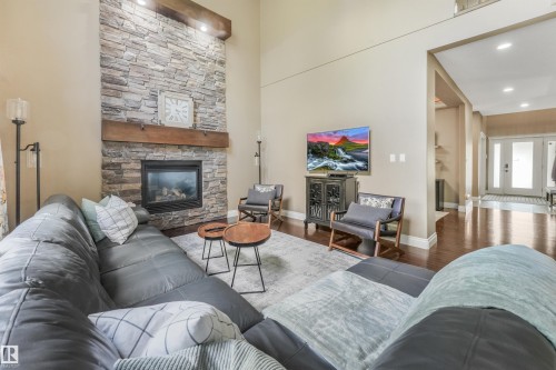 Living room - 1231 Tredger Crest, Edmonton, AB 