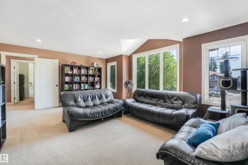 Living room - 1231 Tredger Crest, Edmonton, AB 