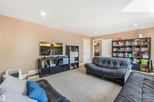 Living room - 1231 Tredger Crest, Edmonton, AB 