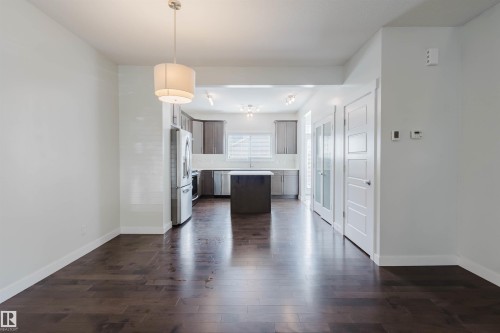 4315 Prowse Link Link, Edmonton, AB - Indoor Photo Showing Kitchen