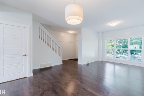 4315 Prowse Link Link, Edmonton, AB - Indoor Photo Showing Other Room