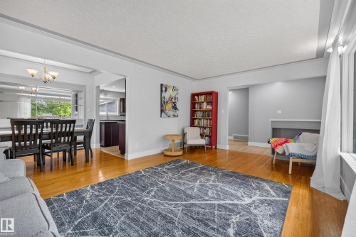 6216 93 Avenue, Edmonton, AB 