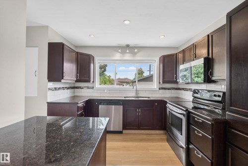 6216 93 Avenue, Edmonton, AB 