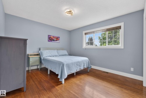 6216 93 Avenue, Edmonton, AB 