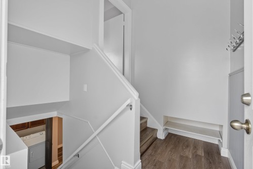 6216 93 Avenue, Edmonton, AB 