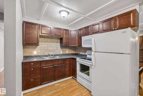 6216 93 Avenue, Edmonton, AB 