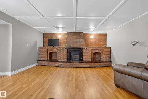 6216 93 Avenue, Edmonton, AB 
