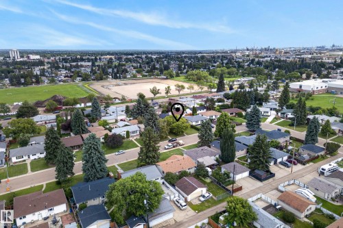 6216 93 Avenue, Edmonton, AB 