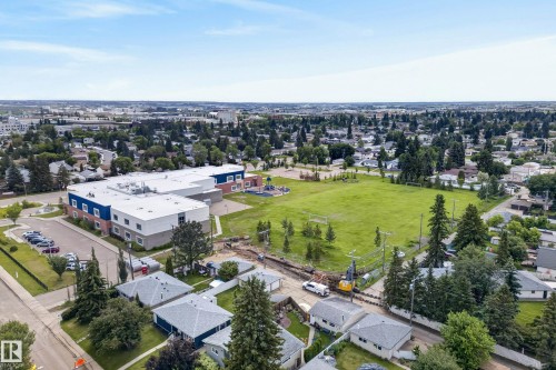 6216 93 Avenue, Edmonton, AB 