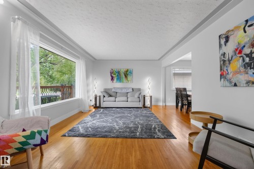 6216 93 Avenue, Edmonton, AB 