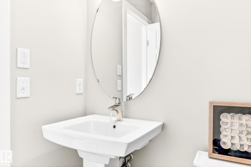 5828 65 Street, Beaumont, AB - Indoor Photo Showing Bathroom