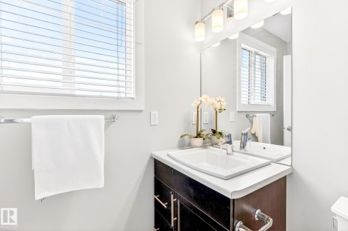 5828 65 Street, Beaumont, AB - Indoor Photo Showing Bathroom