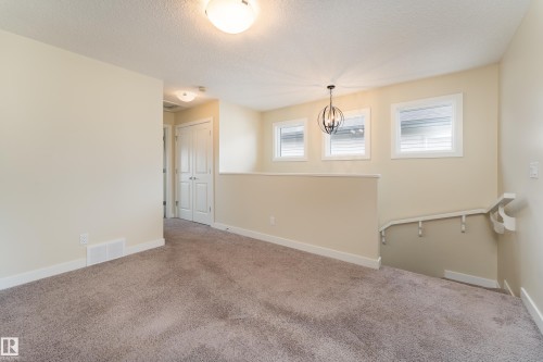 8589 Cushing Place, Edmonton, AB 