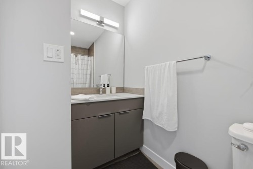 #64 50 Ebony Bv, Sherwood Park, AB - Indoor Photo Showing Bathroom