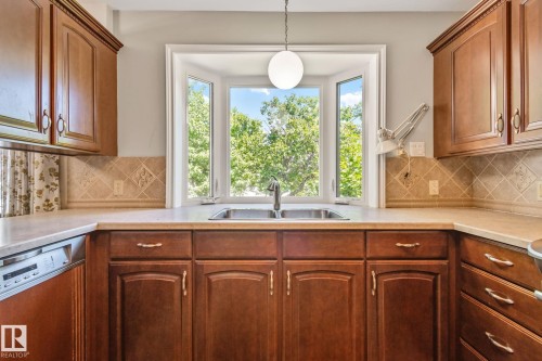 10904 40A Avenue, Edmonton, AB 