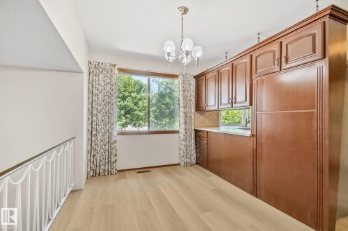 10904 40A Avenue, Edmonton, AB 