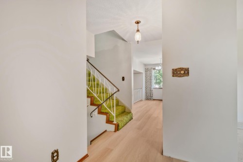 10904 40A Avenue, Edmonton, AB 